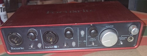Focusrite scarlet 2i4 - 2i4, usb